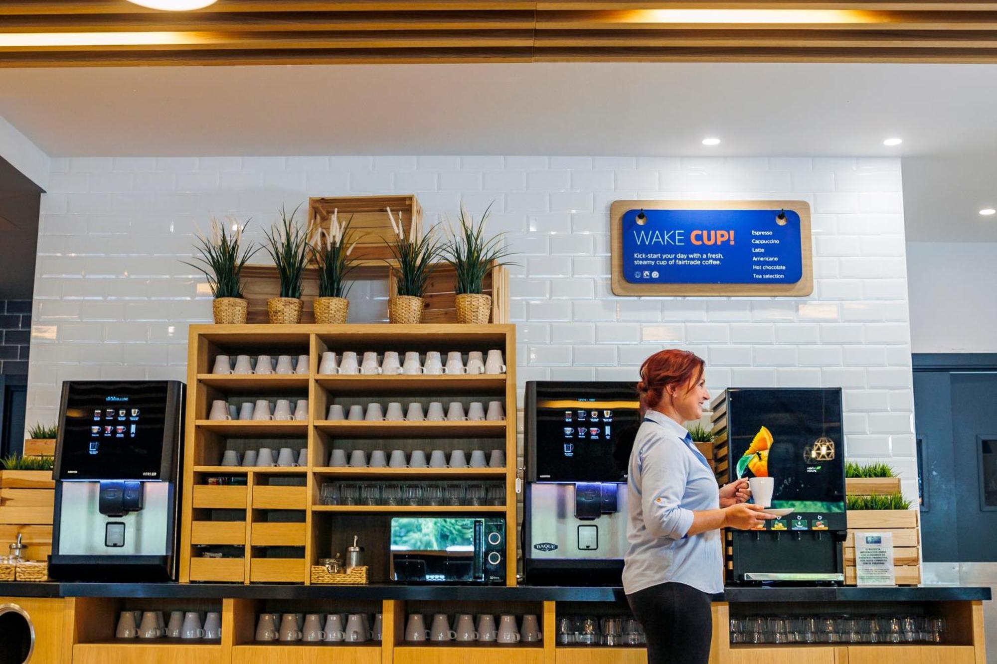 Holiday Inn Express Bilbao Airport By Ihg Derio Exterior photo